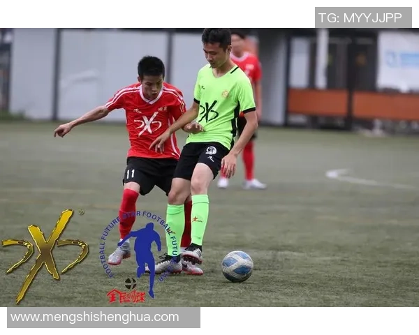 如何根据技术特点、心理素质与团队需求选择足球球星